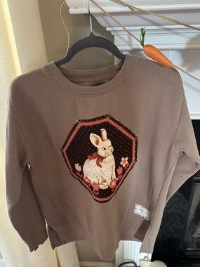 Brown Sweatshirt with vintage Bunny panel appliqué Patch